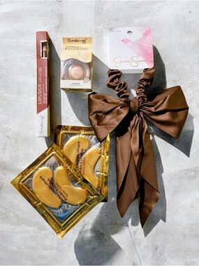Golden Shimmer Gift Set, lip liner eye masks
